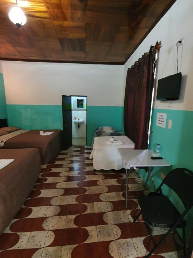 Hotel Kasa Kamelot Central ケツァルテナンゴ エクステリア 写真