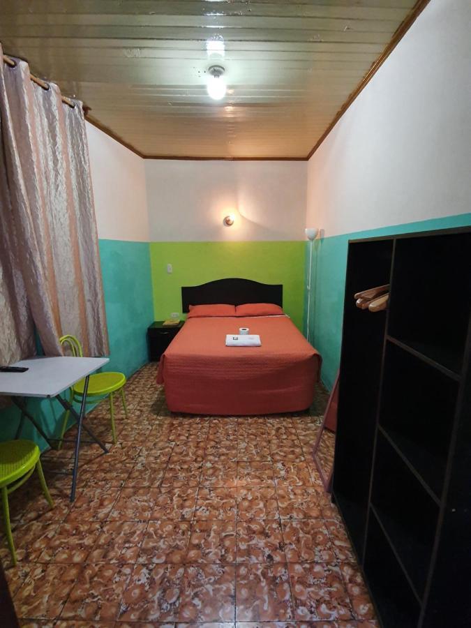 Hotel Kasa Kamelot Central ケツァルテナンゴ エクステリア 写真
